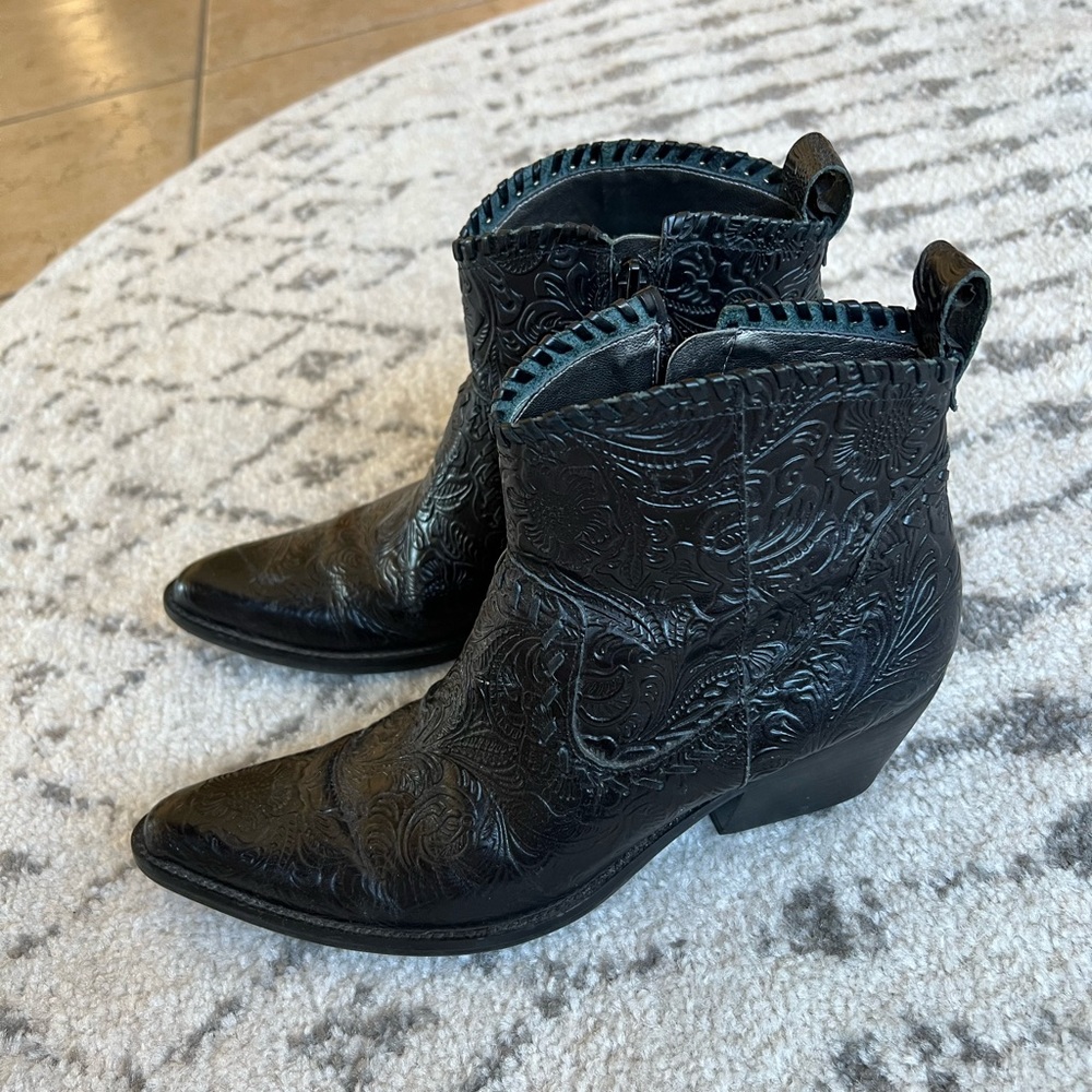Gianni Bini Embossed Western Black Ankle Boots